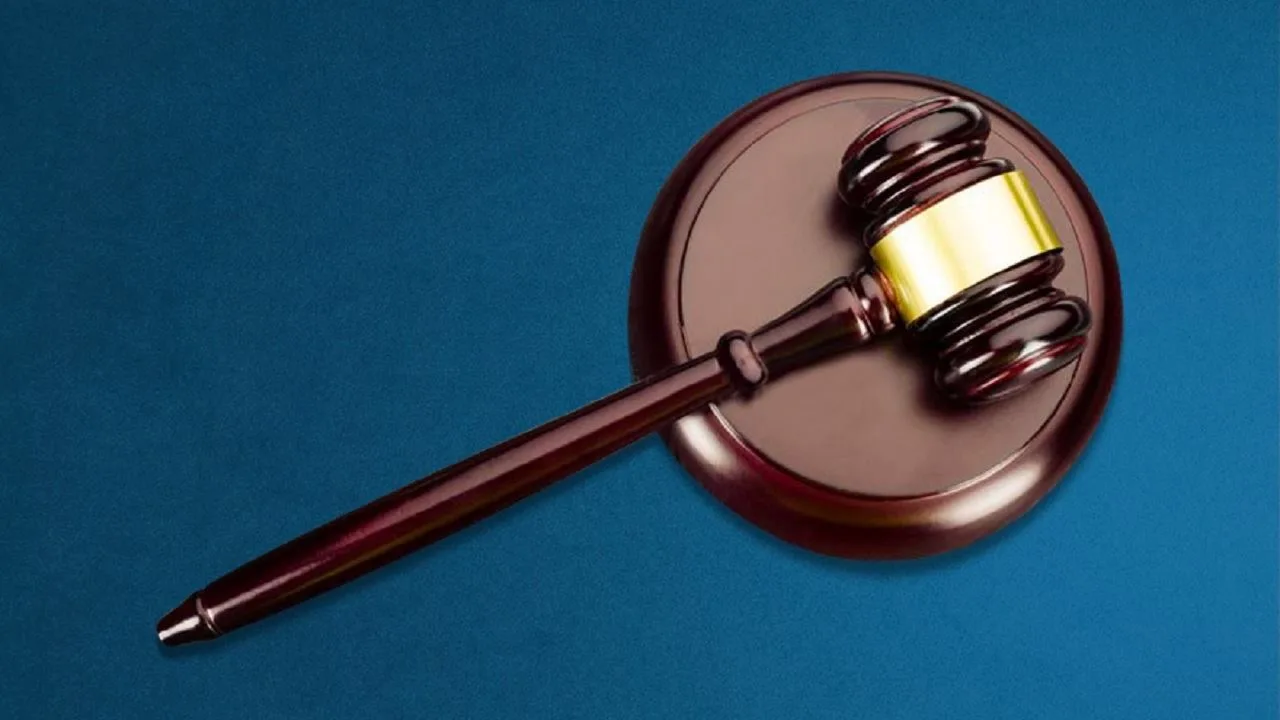 Fallo obliga a aseguradora a pagar $8,3 millones por robo pese a puerta sin llave