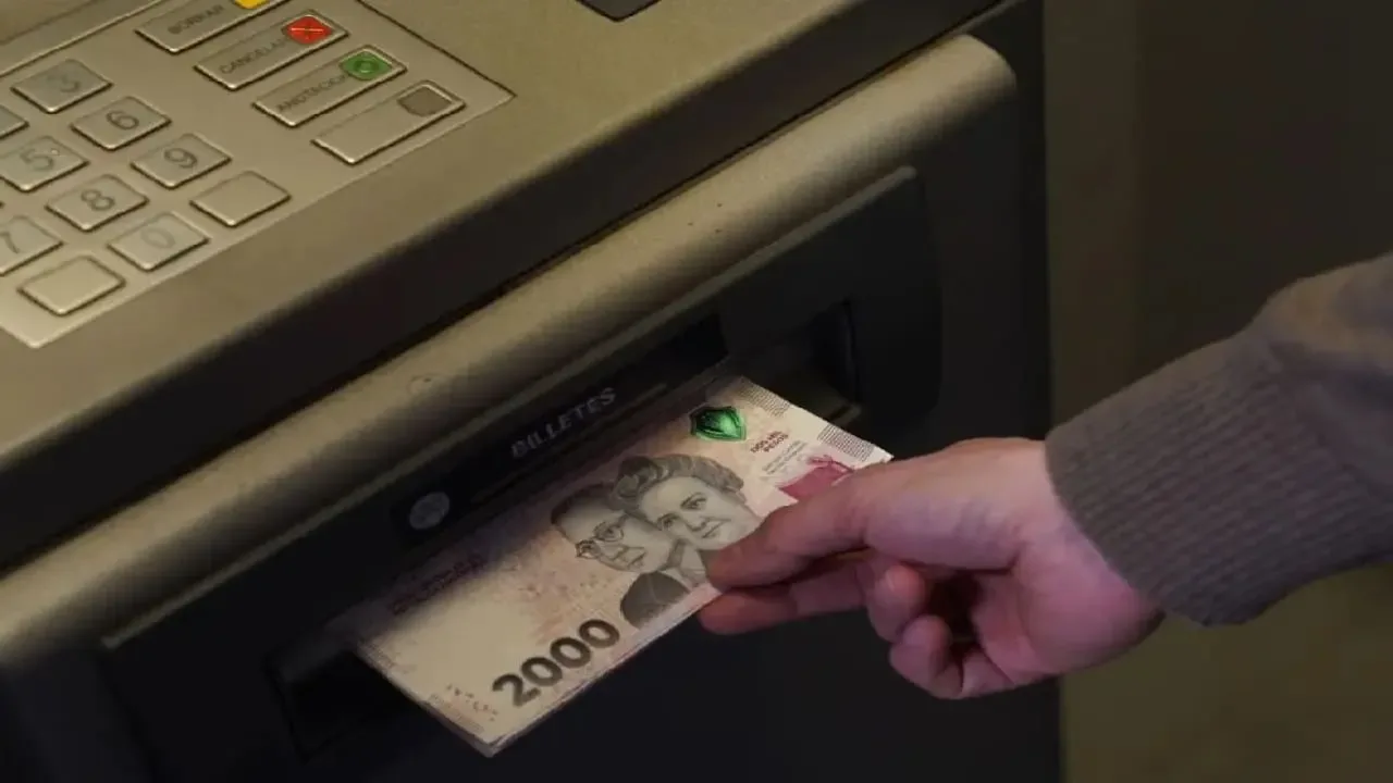 Nuevos topes en cajeros: cuánto podés sacar por banco desde abril